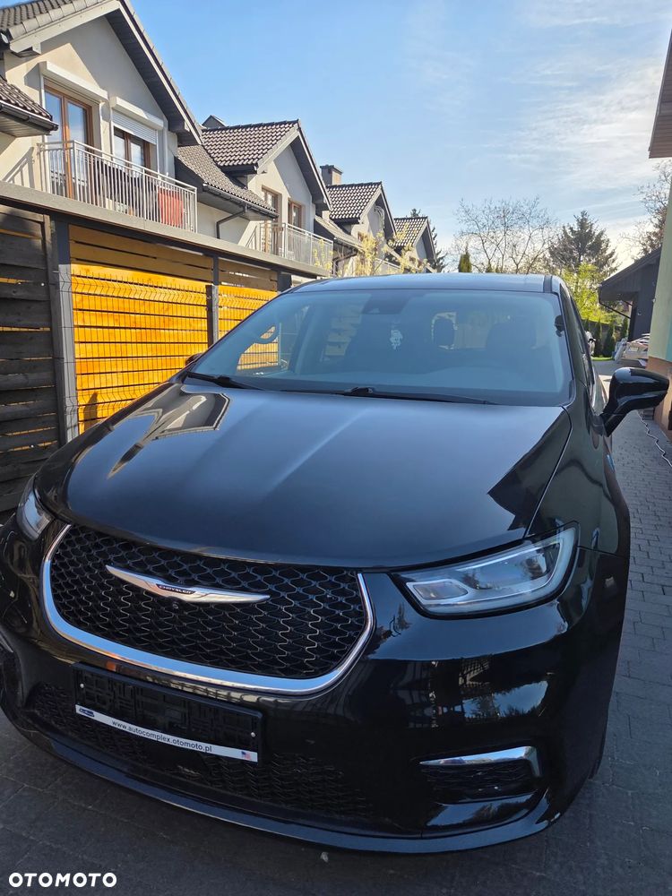 Chrysler Pacifica - 5