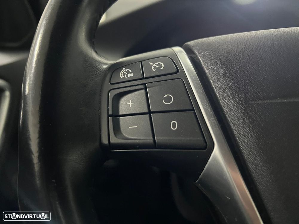 Volvo V60 2.0 D4 Summum Eco - 22