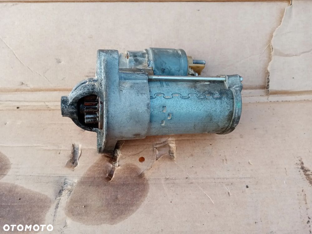 Rozrusznik starter silnika Renault Trafic III Vivaro B 1.6 DCI 233002889R--D 233002889R - 1