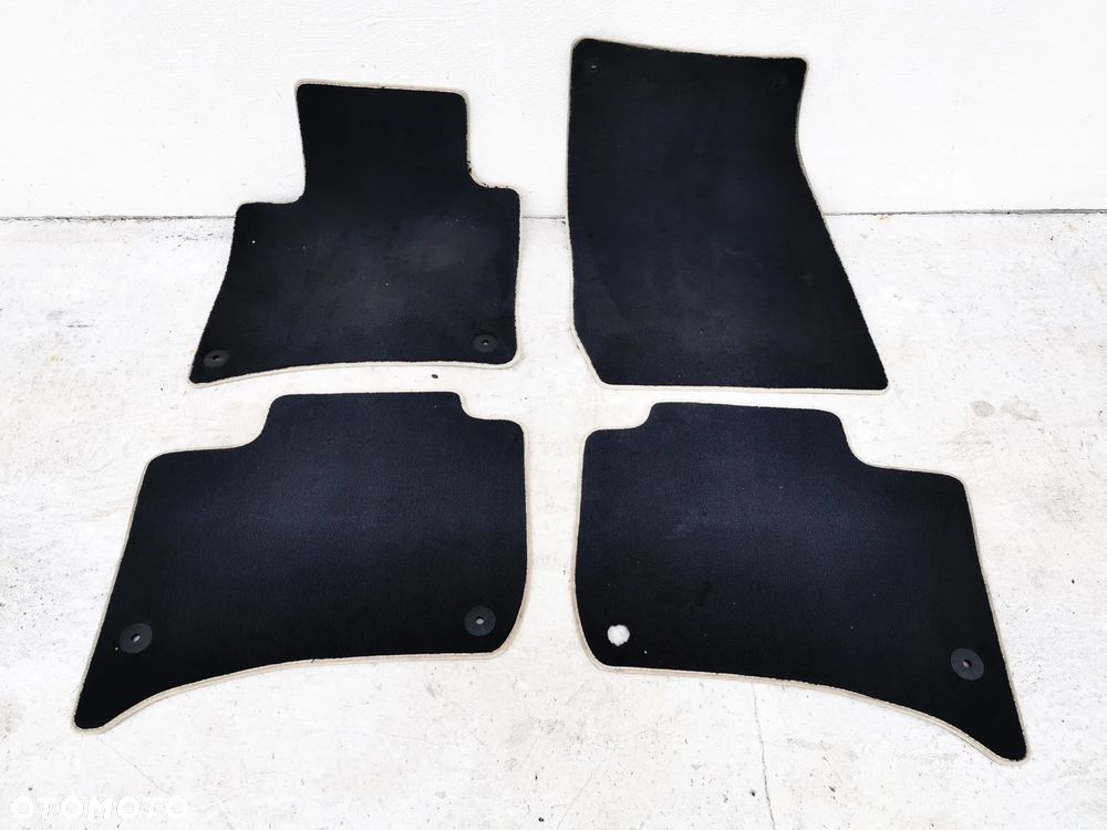VW TOUAREG 7P 10-18R WYCIERACZKI DYWANIKI WELUROWE CZARNE OBSZYCIE BEZOWE KOMPLET PRZOD TYL 7P1863011 LOB 7P6862478 A - 1