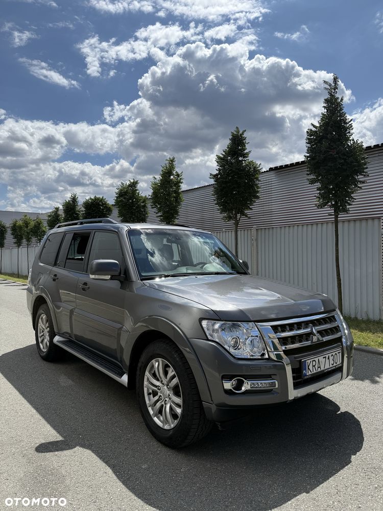 Mitsubishi Pajero - 2