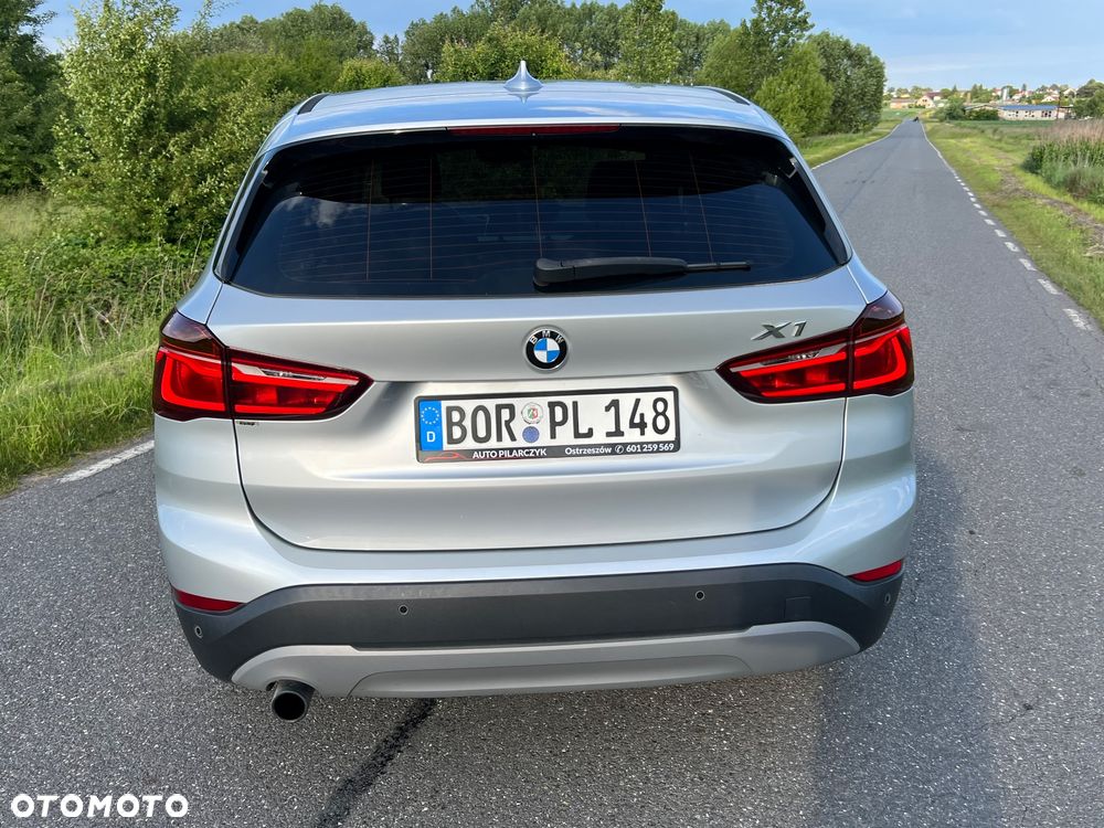 BMW X1 sDrive18i Sport Line - 16
