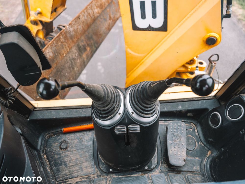 JCB 4CX - 25