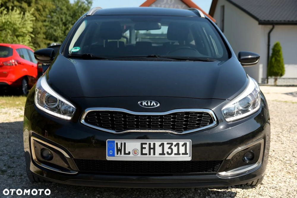 Kia Ceed 1.6 GDI Dream Team Edition - 12