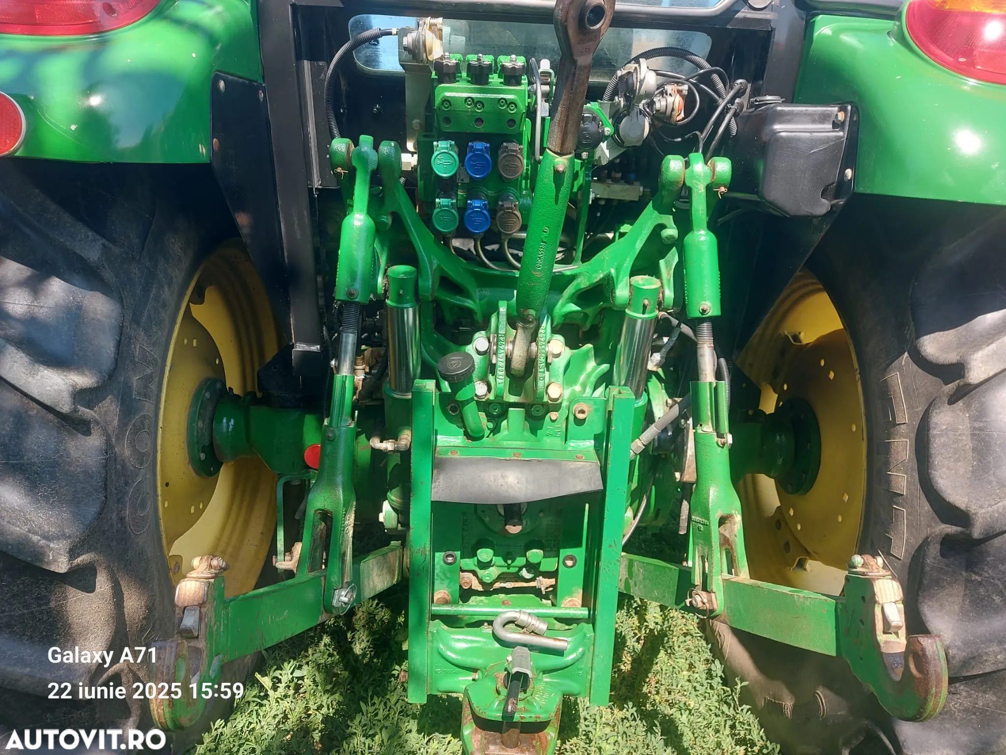John Deere 5085M - 5