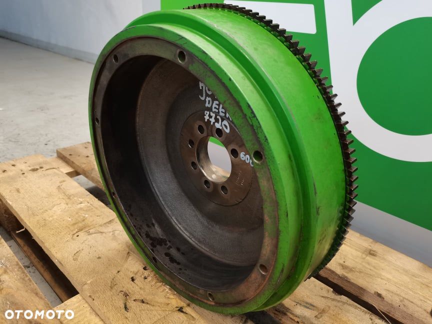 Koło zamachowe John Deere 7720 {R505742} - 4