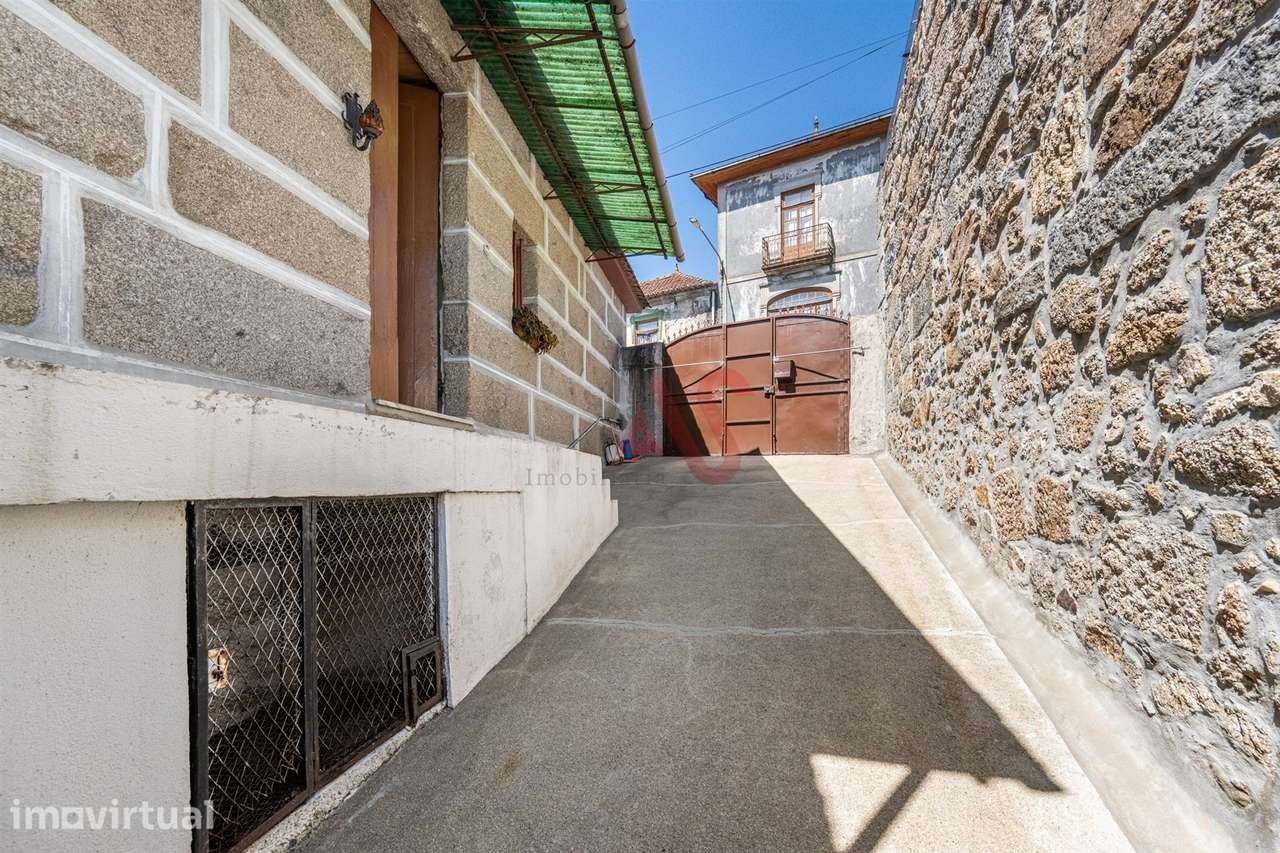 Moradia Pitoresca T3 no Centro De Felgueiras - Grande imagem: 4/24