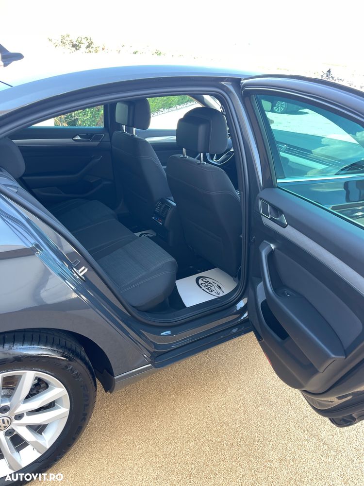 Volkswagen Passat 1.6 TDI SCR DSG Business - 24