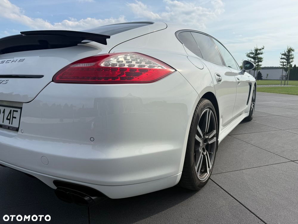 Porsche Panamera GTS - 17