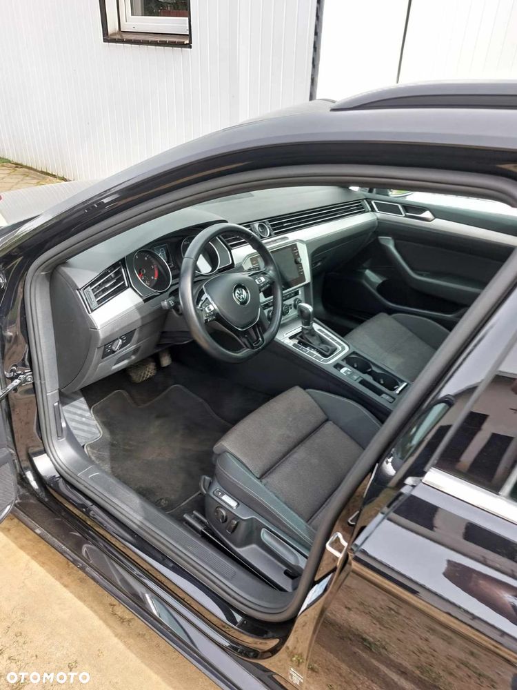 Volkswagen Passat 2.0 TDI BMT Comfortline DSG - 11