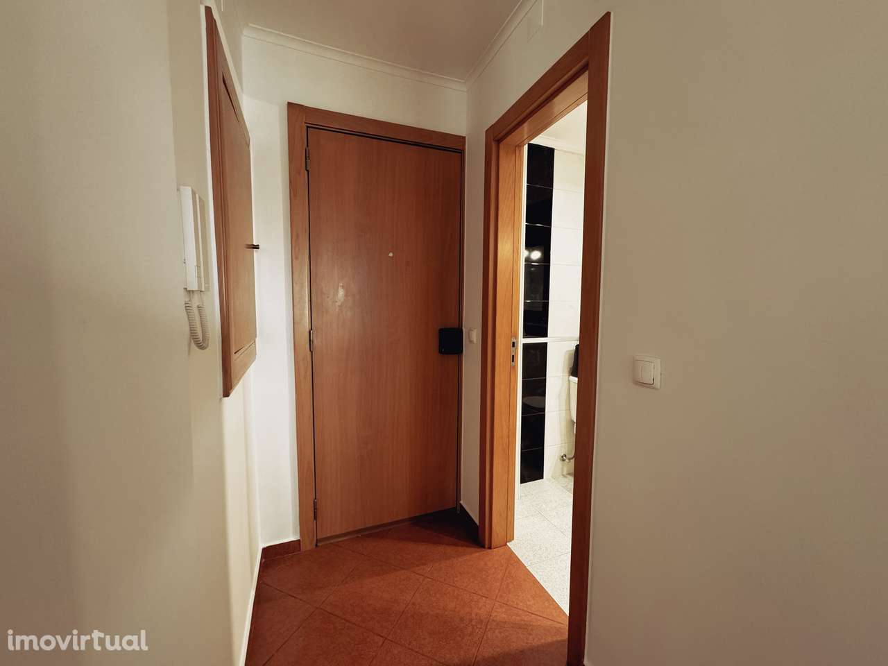 Oportunidade Imperdível na Amadora – T1 com Excelente Localização! - Grande imagem: 2/13