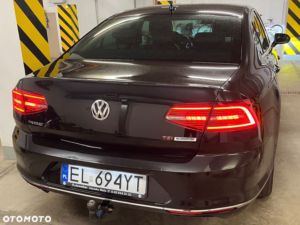 Volkswagen Passat - 12