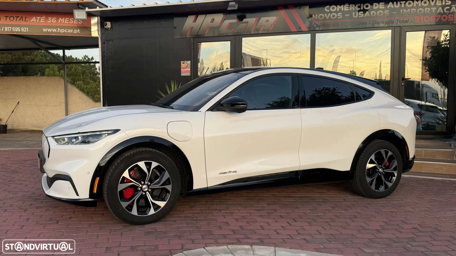 Ford Mustang Mach-E Premium AWD - 4