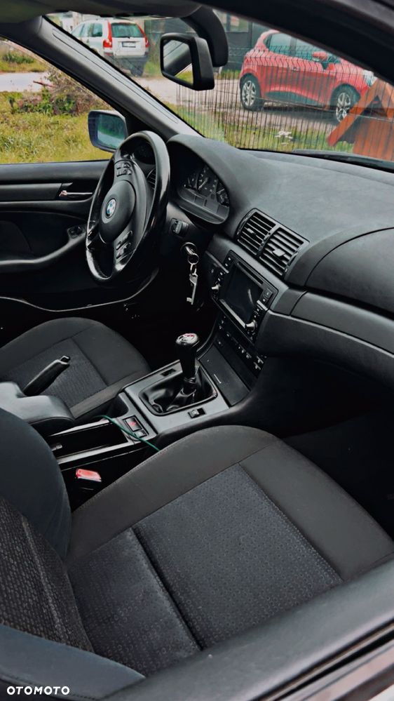 BMW Seria 3 2002 photo 3