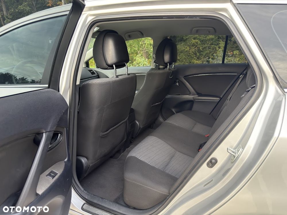 Toyota Avensis 1.8 Sol plus NAVI - 15