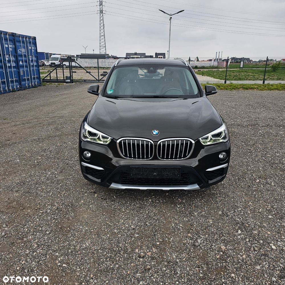 BMW X1 xDrive20i Sport Line - 2