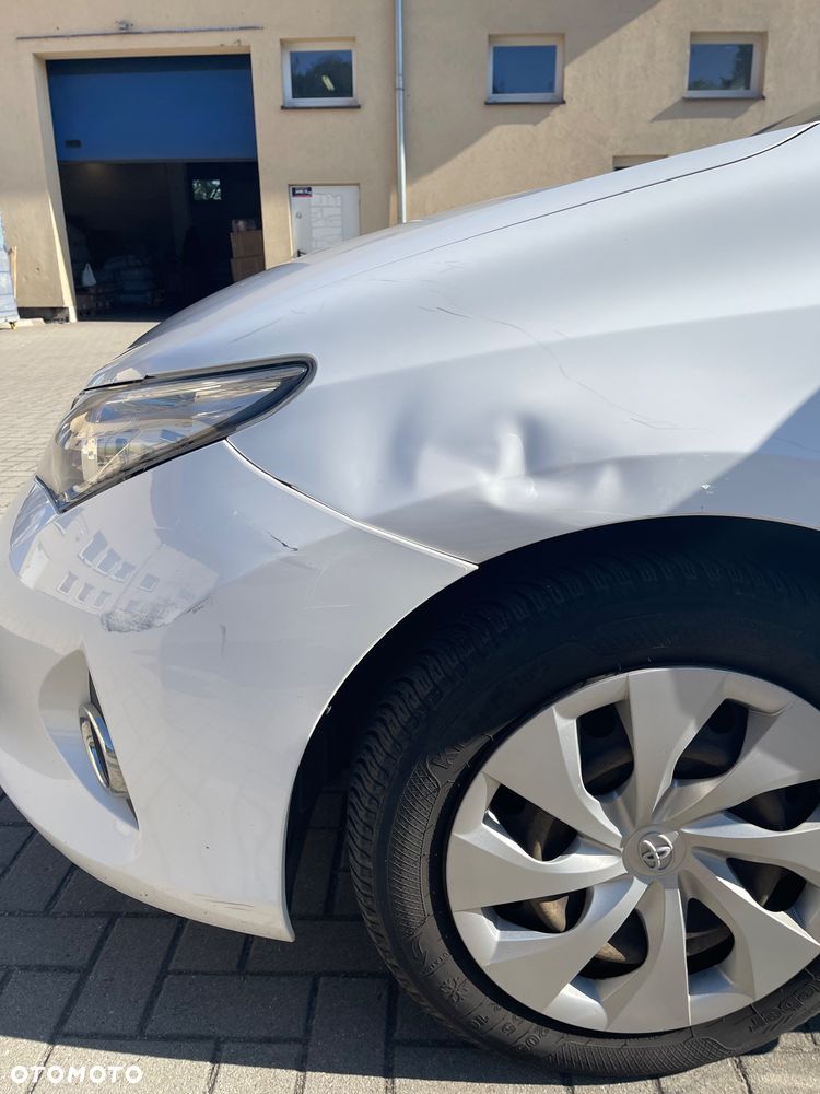 Toyota Auris 1.6 Premium - 8