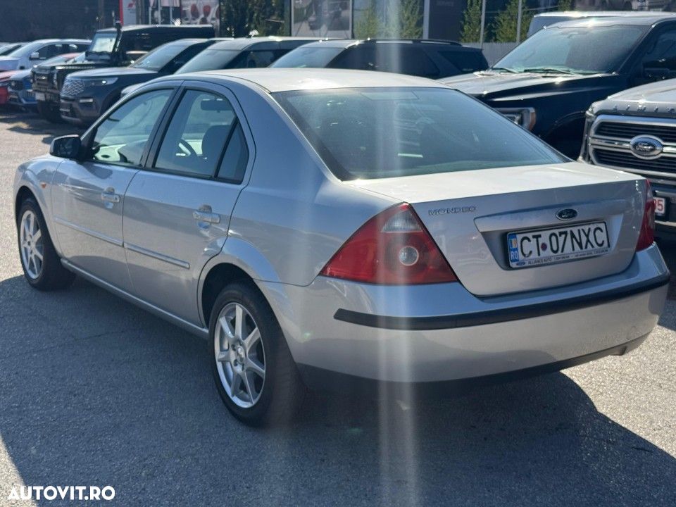 Ford Mondeo 1.8 Trend - 9