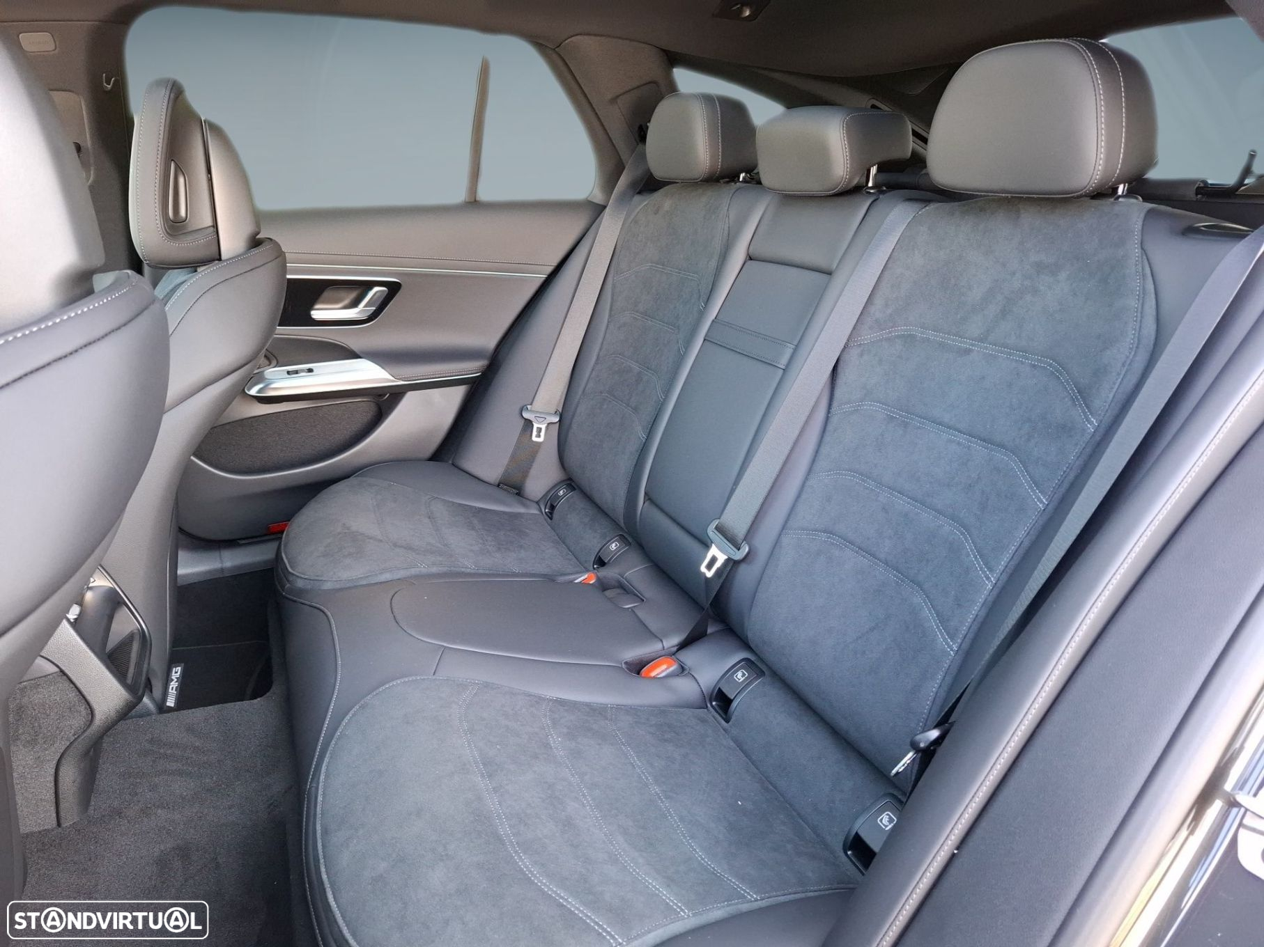 Mercedes-Benz E 300 e AMG Line - 14