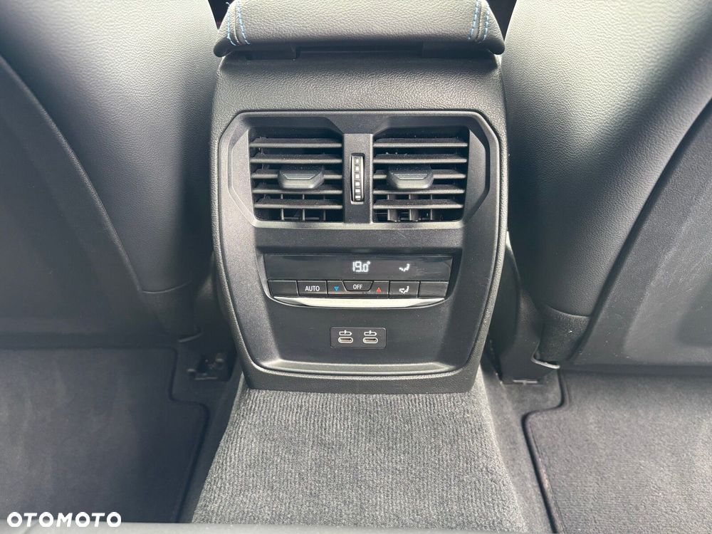 BMW Seria 3 330i xDrive M Sport sport - 32