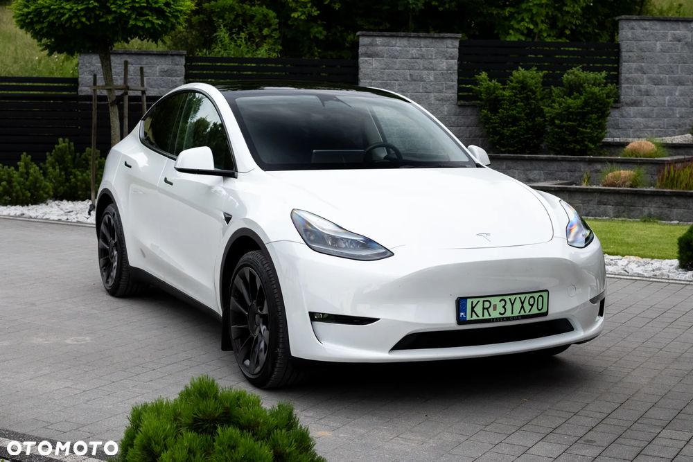Tesla Model Y - 1