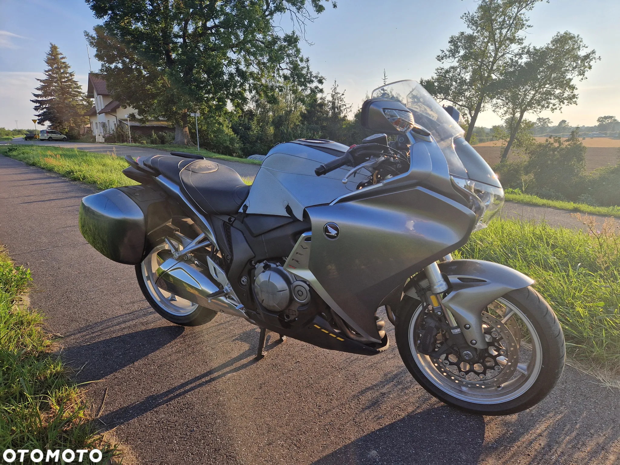 Honda VFR - 3