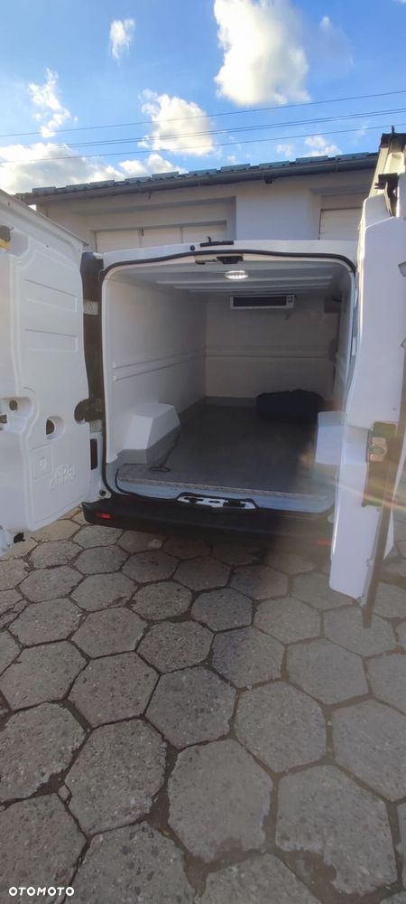 Opel Vivaro - 14