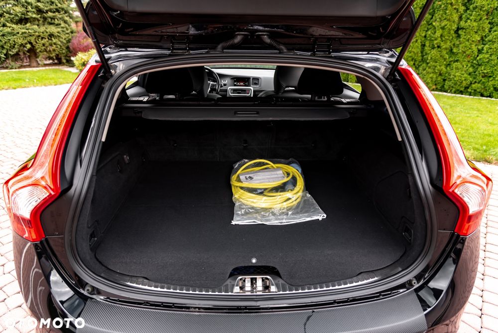 Volvo V60 D6 AWD Plug-in Hybrid Summum - 21