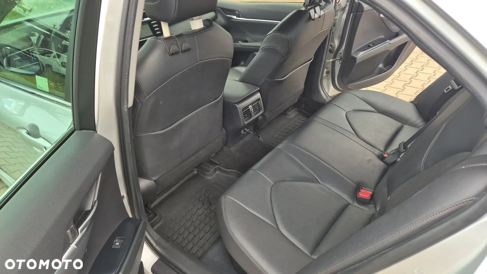 Toyota Camry 2019 photo 3