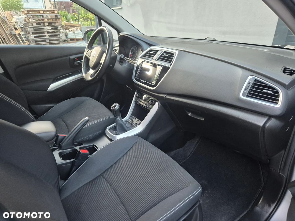 Suzuki SX4 S-Cross 1.0 T Premium - 23