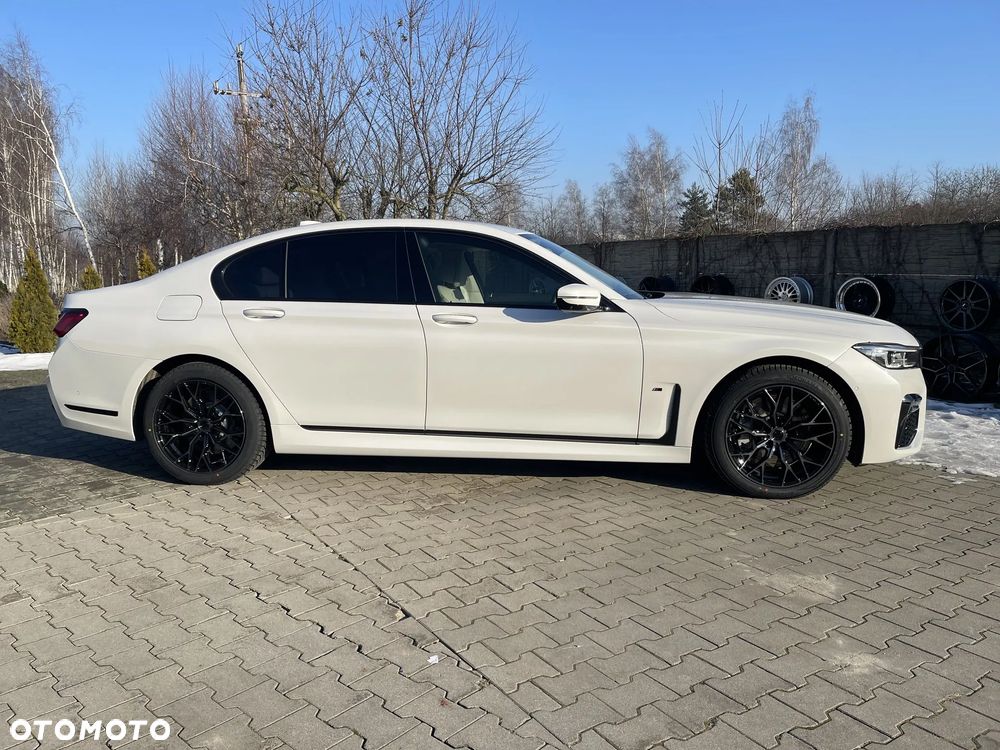 BMW Seria 7 750i xDrive - 5