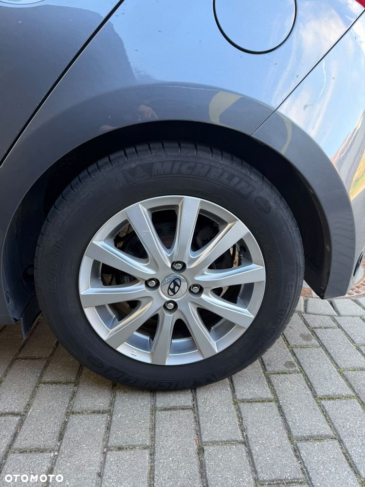 Hyundai i20 - 19