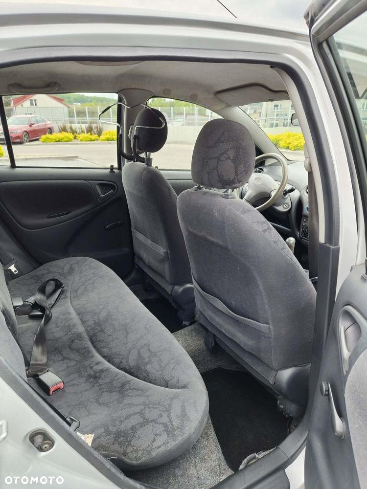 Toyota Yaris 1.3 Luna - 8