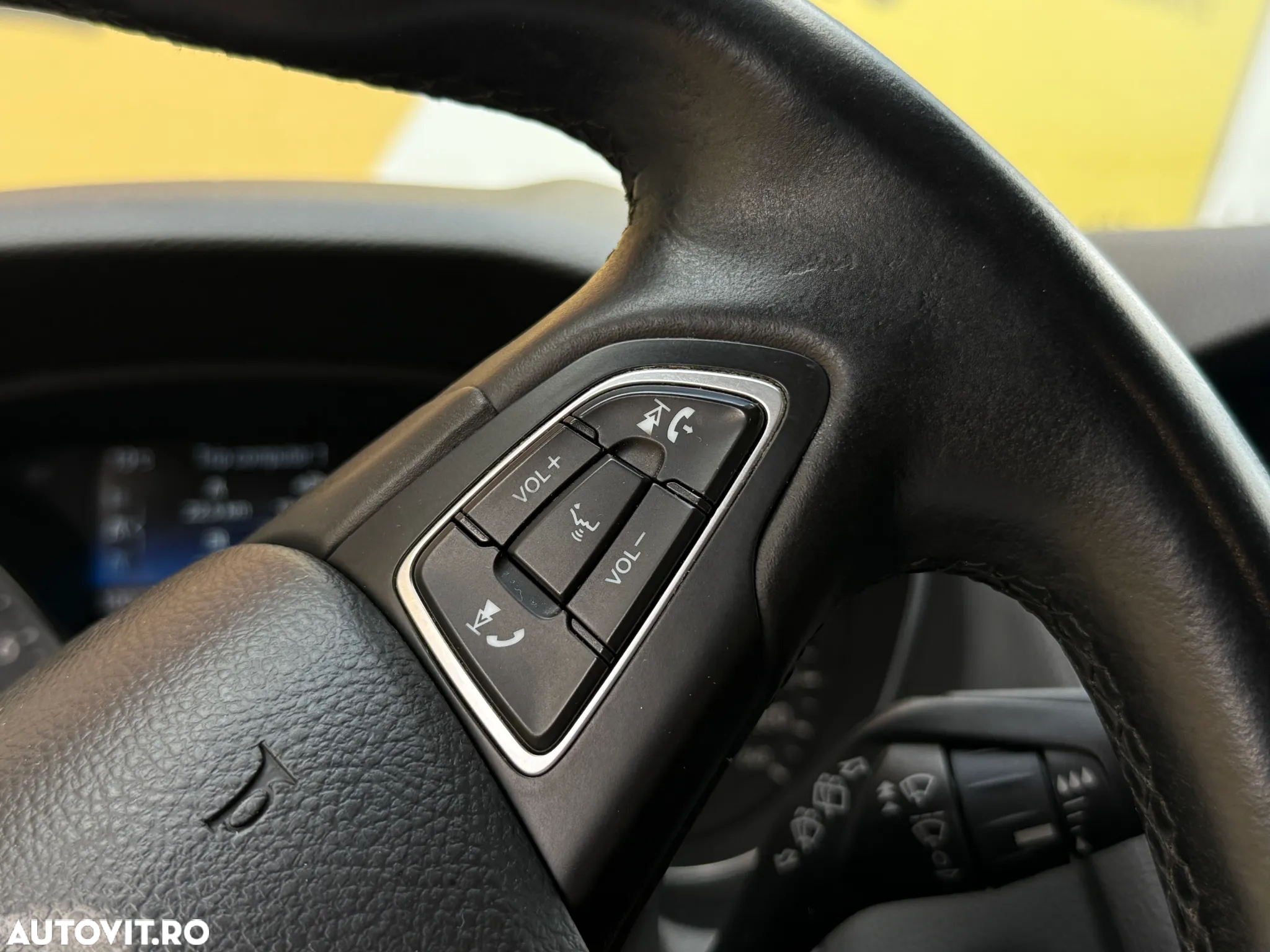 Ford Focus 1.0 EcoBoost Trend Edition - 9