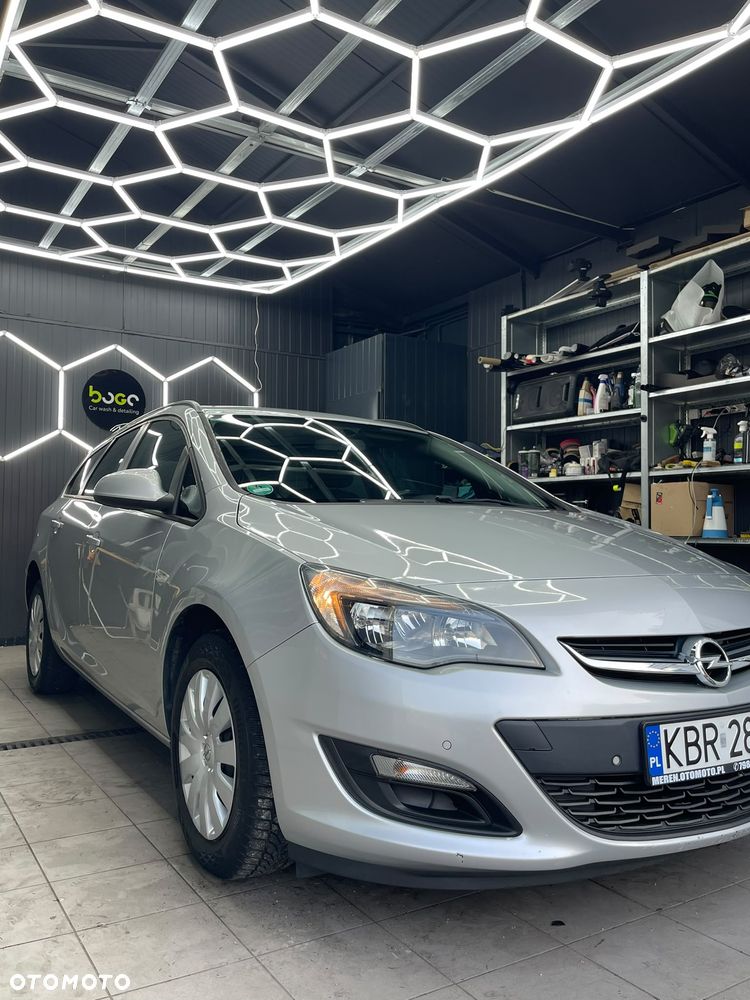 Opel Astra 1.4 Turbo Exklusiv - 1