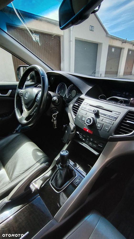 Honda Accord 2.0 Executive - 1