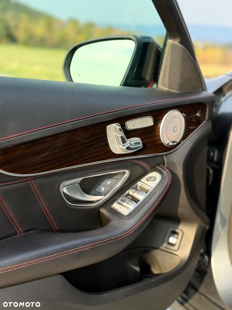Mercedes-Benz Klasa C AMG 43 4-Matic - 23