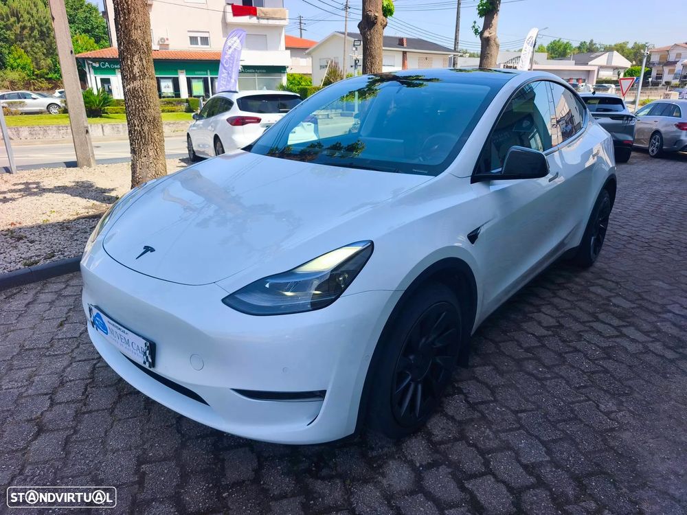 Tesla Model Y Long Range Dual Motor AWD - 3