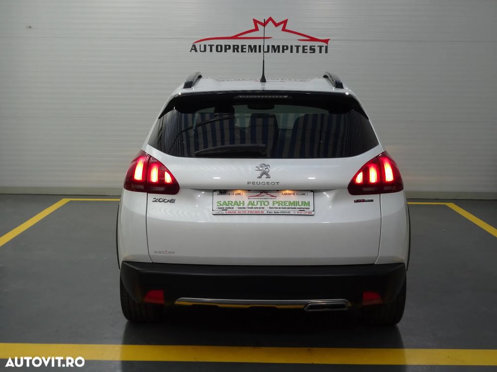 Peugeot 2008 1.2 L PureTech STT GT Line - 10