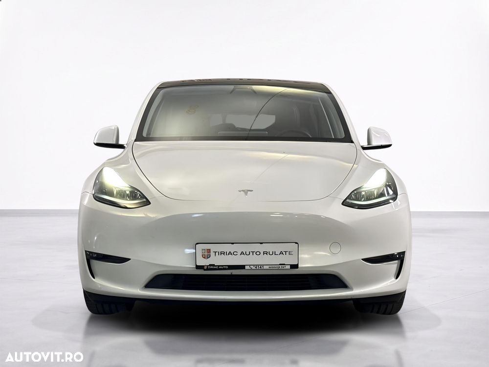 Tesla Model Y - 9