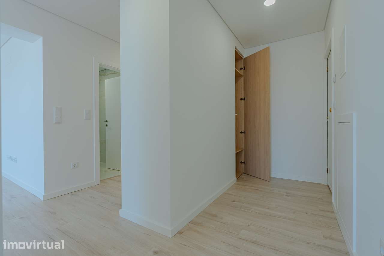 Apartamento T2 centro de Ermesinde, completamente remodelado - Grande imagem: 2/19