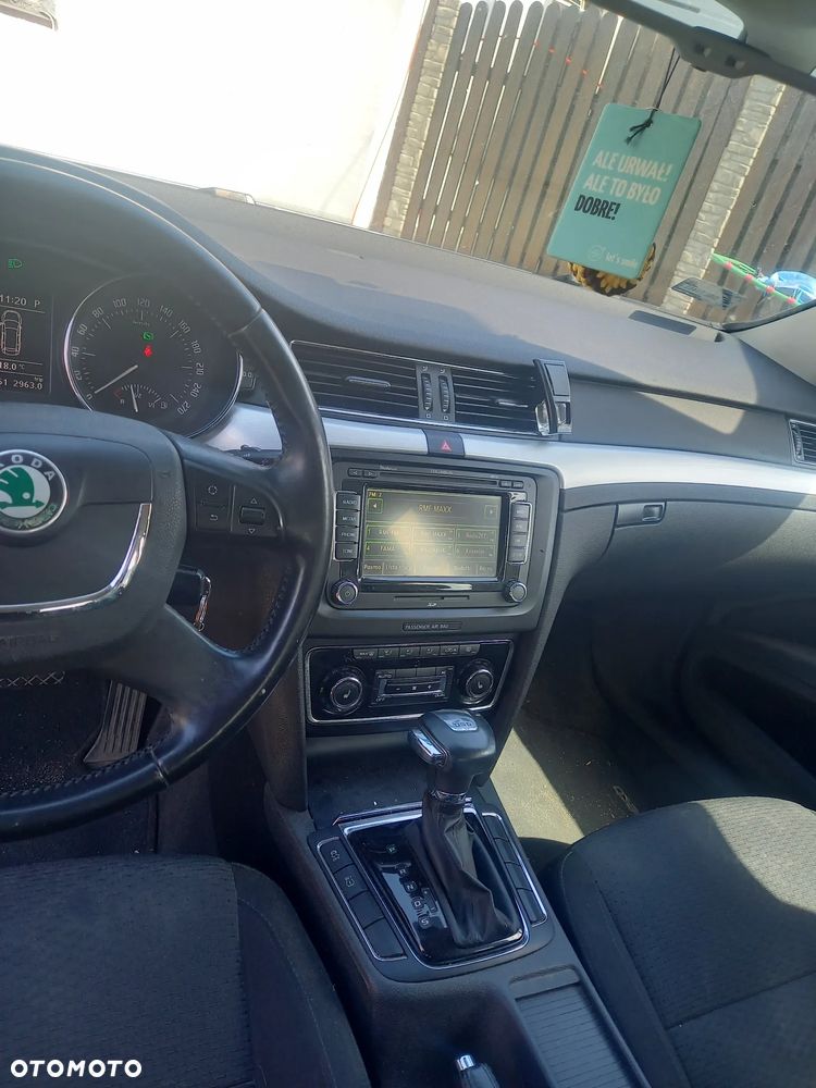 Skoda Superb 2.0 TDI Comfort DSG - 4