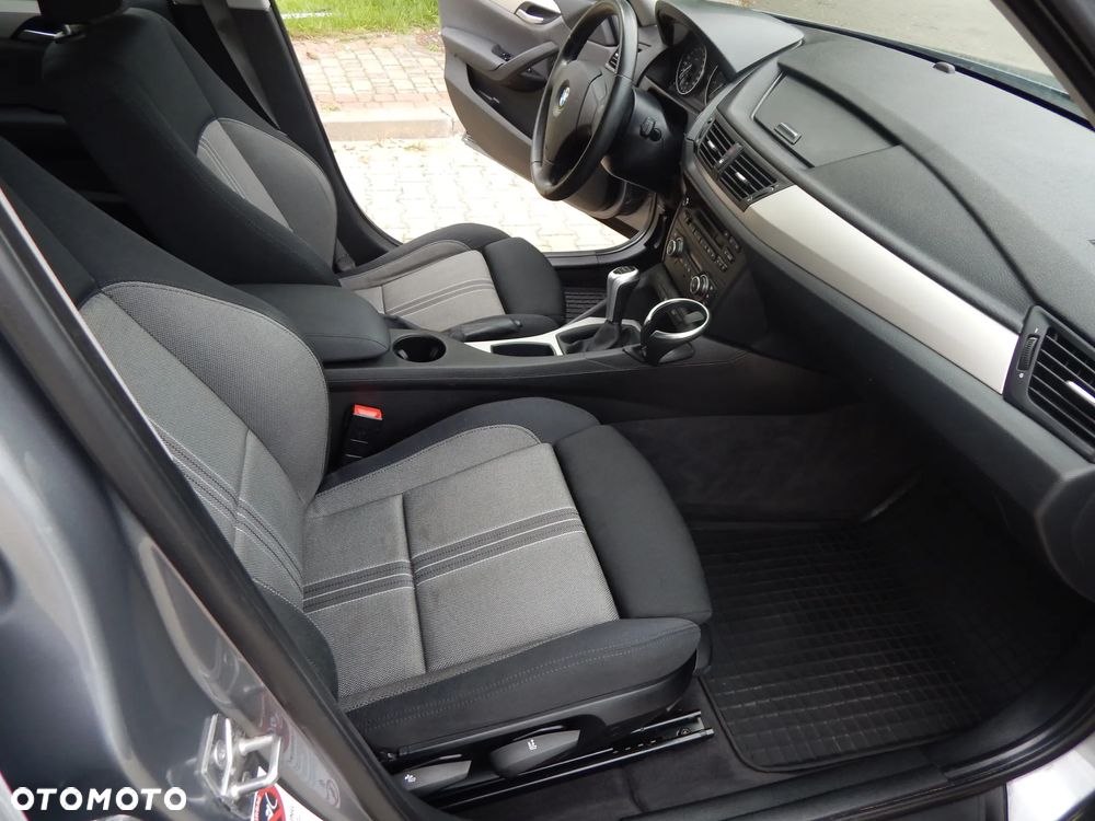 BMW X1 xDrive20i - 8