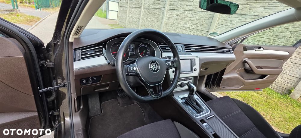 Volkswagen Passat 2.0 TDI (BlueMotion Technology) DSG Highline - 19