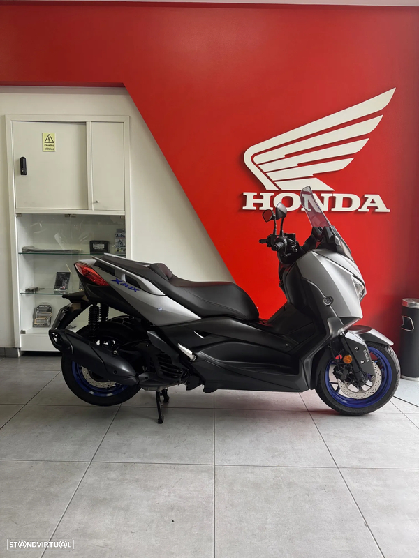 Yamaha X-Max 