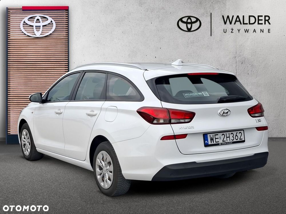 Hyundai i30 1.5 DPI Classic + - 4
