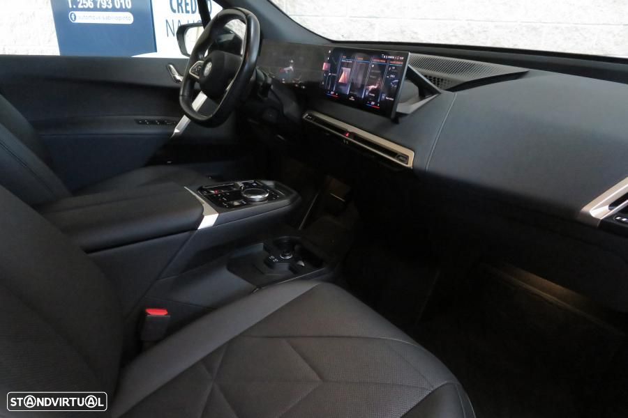 BMW iX xDrive 40 - 8