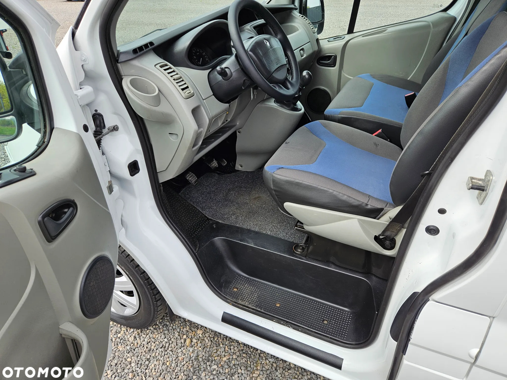 Renault Trafic / 2.0 DCI 90KM / Furgon L1H1 / Klima / HAK / - 11