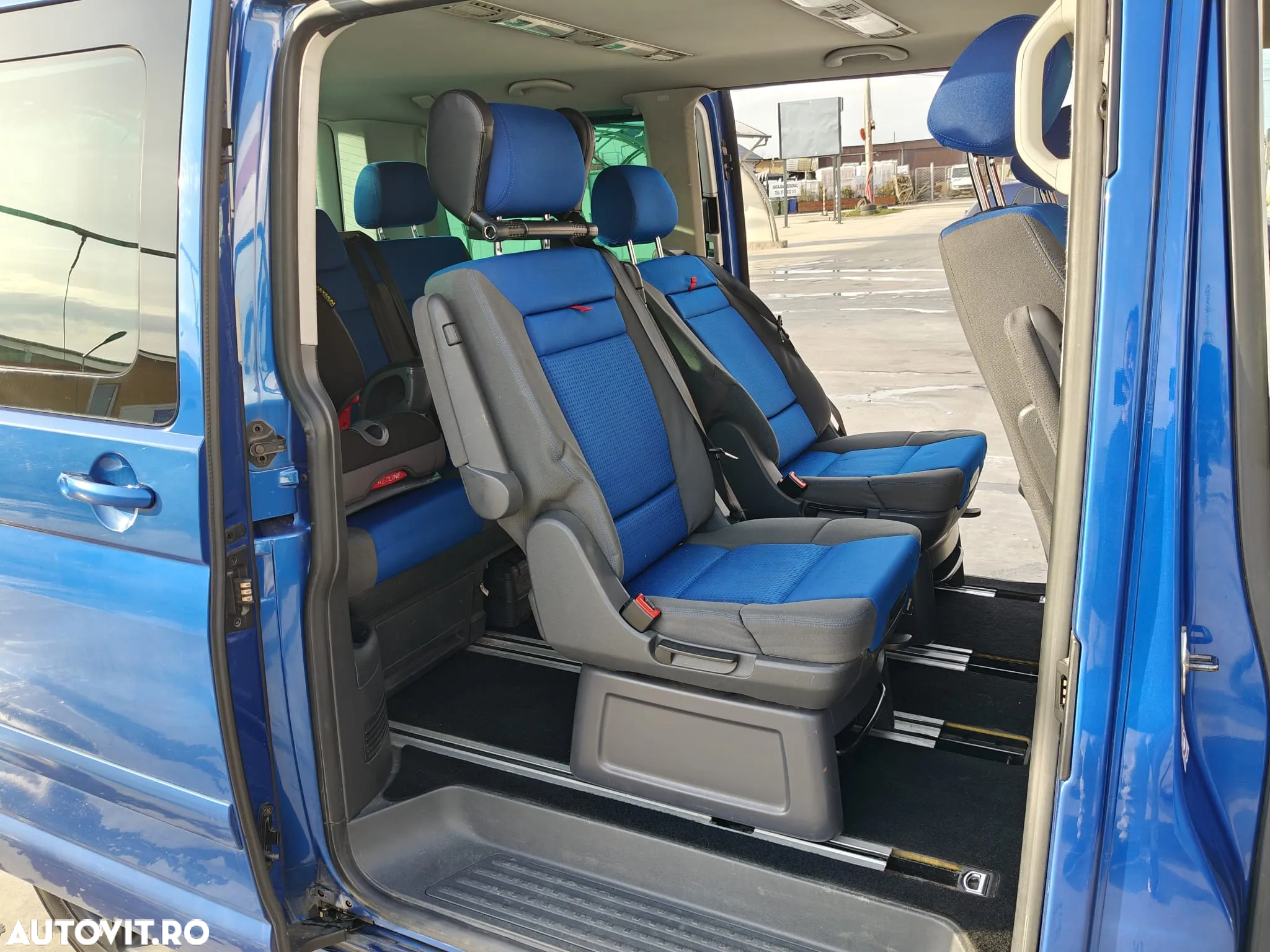 Volkswagen Multivan - 23