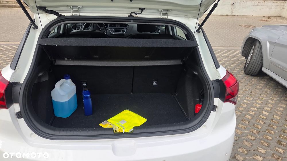 Hyundai i20 1.4 CRDI Comfort - 8